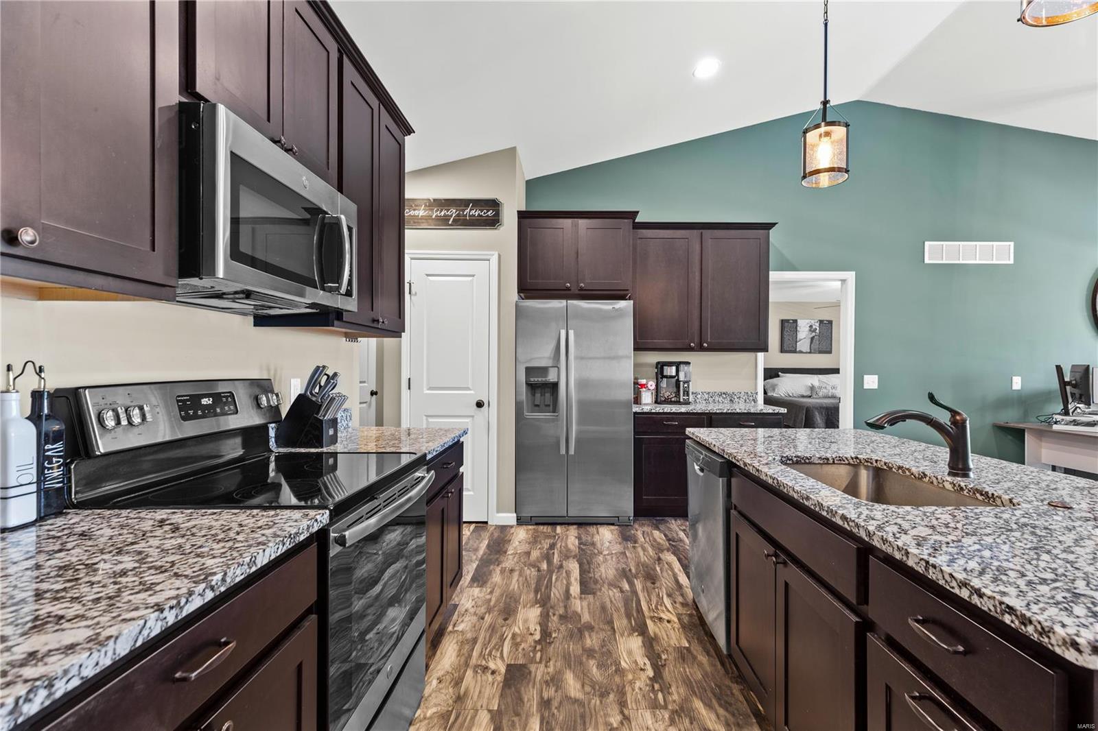 810 Glen Eagle Drive Troy, MO 63379 - Photo 6 of 31