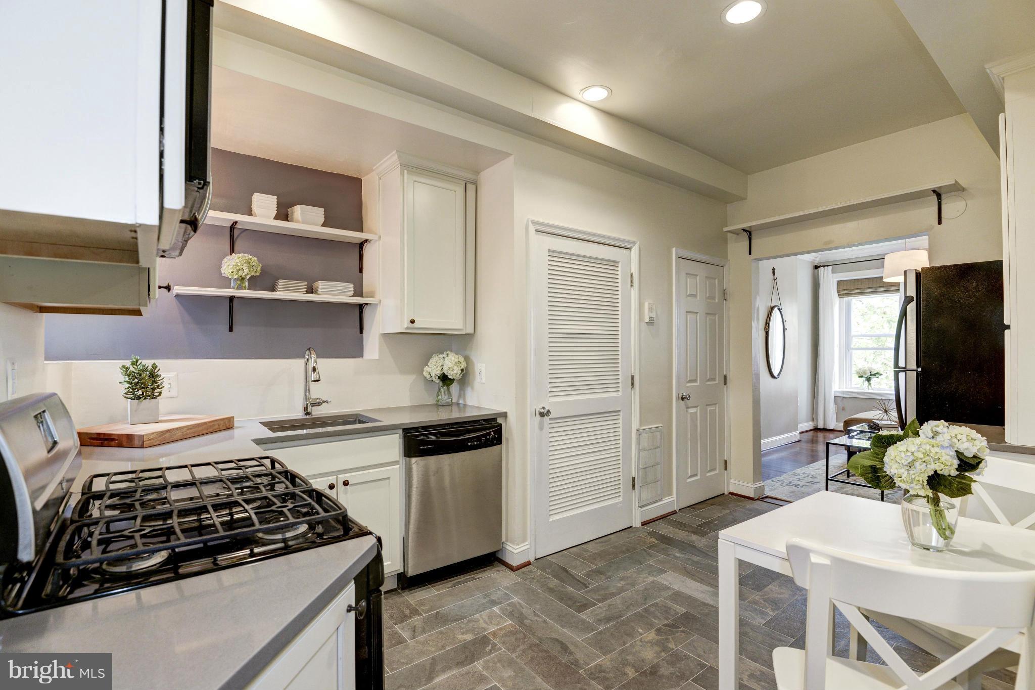 424 Ridge Street Northwest, Unit 4 Washington, DC 20001 - Photo 2 of 30 Kitchen