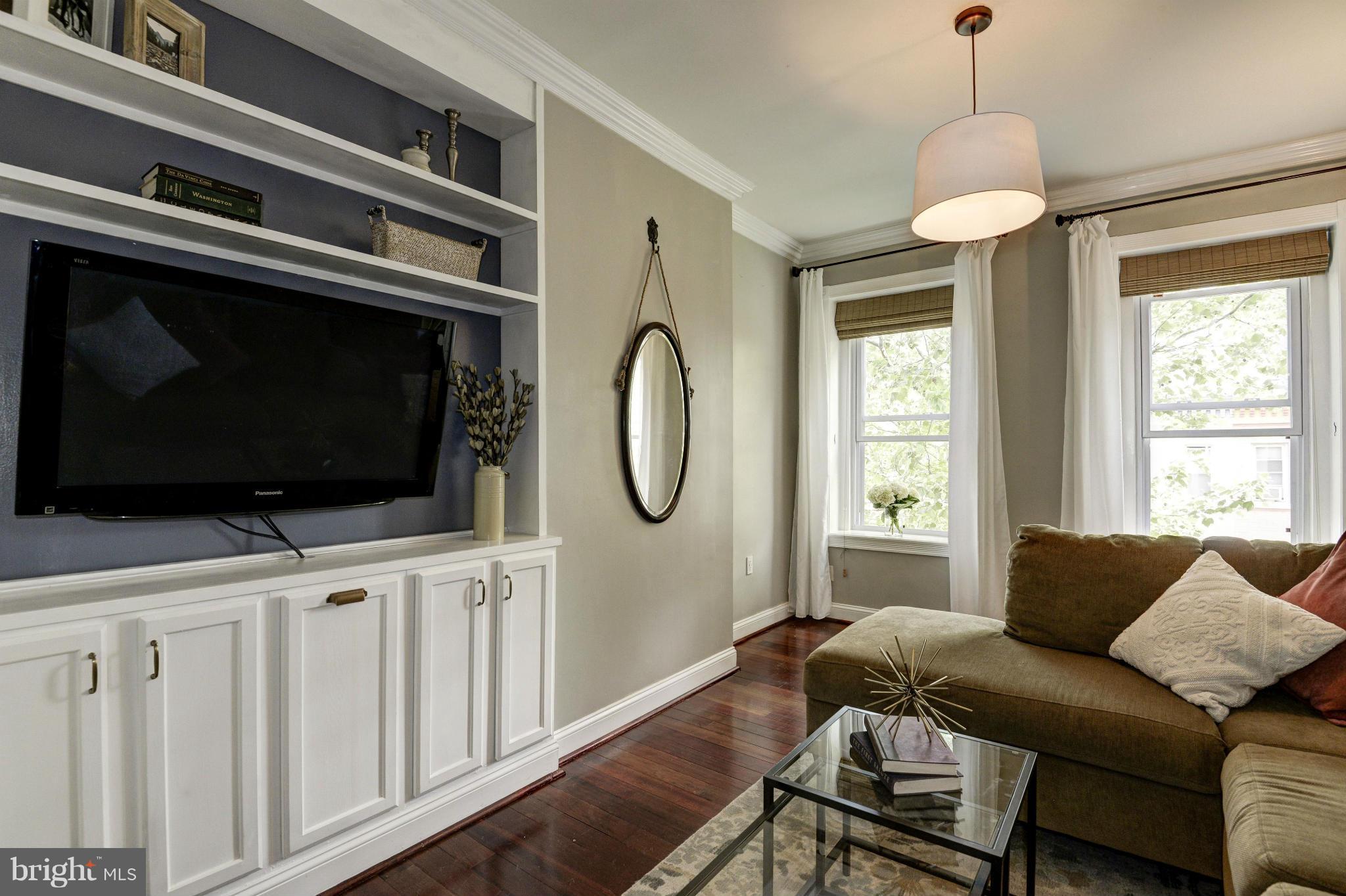 424 Ridge Street Northwest, Unit 4 Washington, DC 20001 - Photo 11 of 30 Living Room