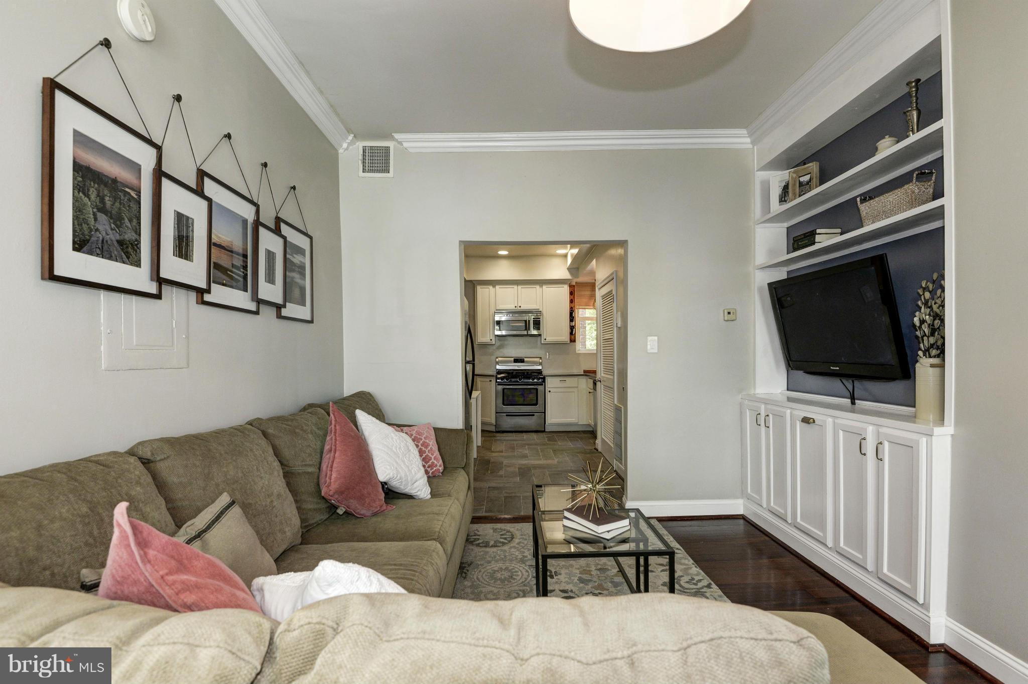 424 Ridge Street Northwest, Unit 4 Washington, DC 20001 - Photo 13 of 30 Living Room