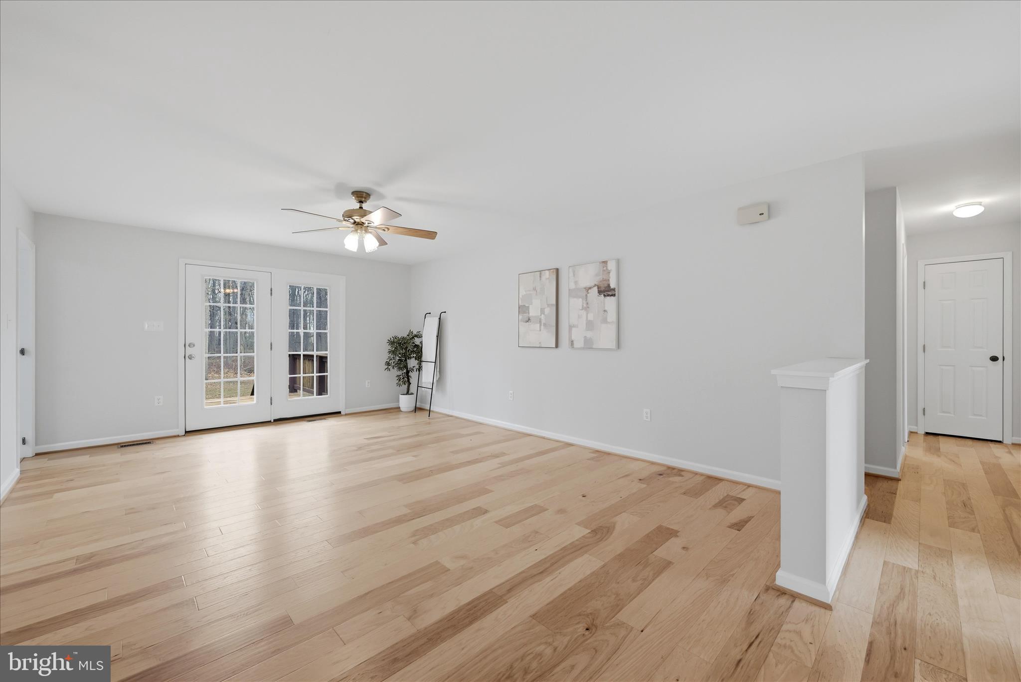 845 Whitmer Road Shenandoah Junction, WV 25442 - Photo 12 of 52 Living Room
