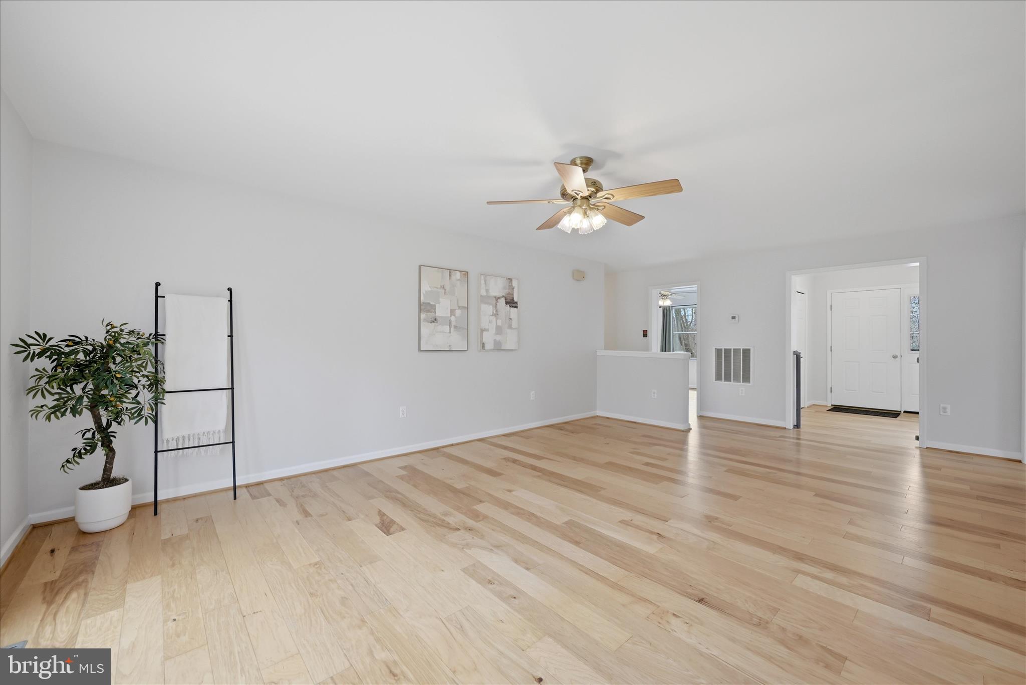 845 Whitmer Road Shenandoah Junction, WV 25442 - Photo 8 of 52 Living Room