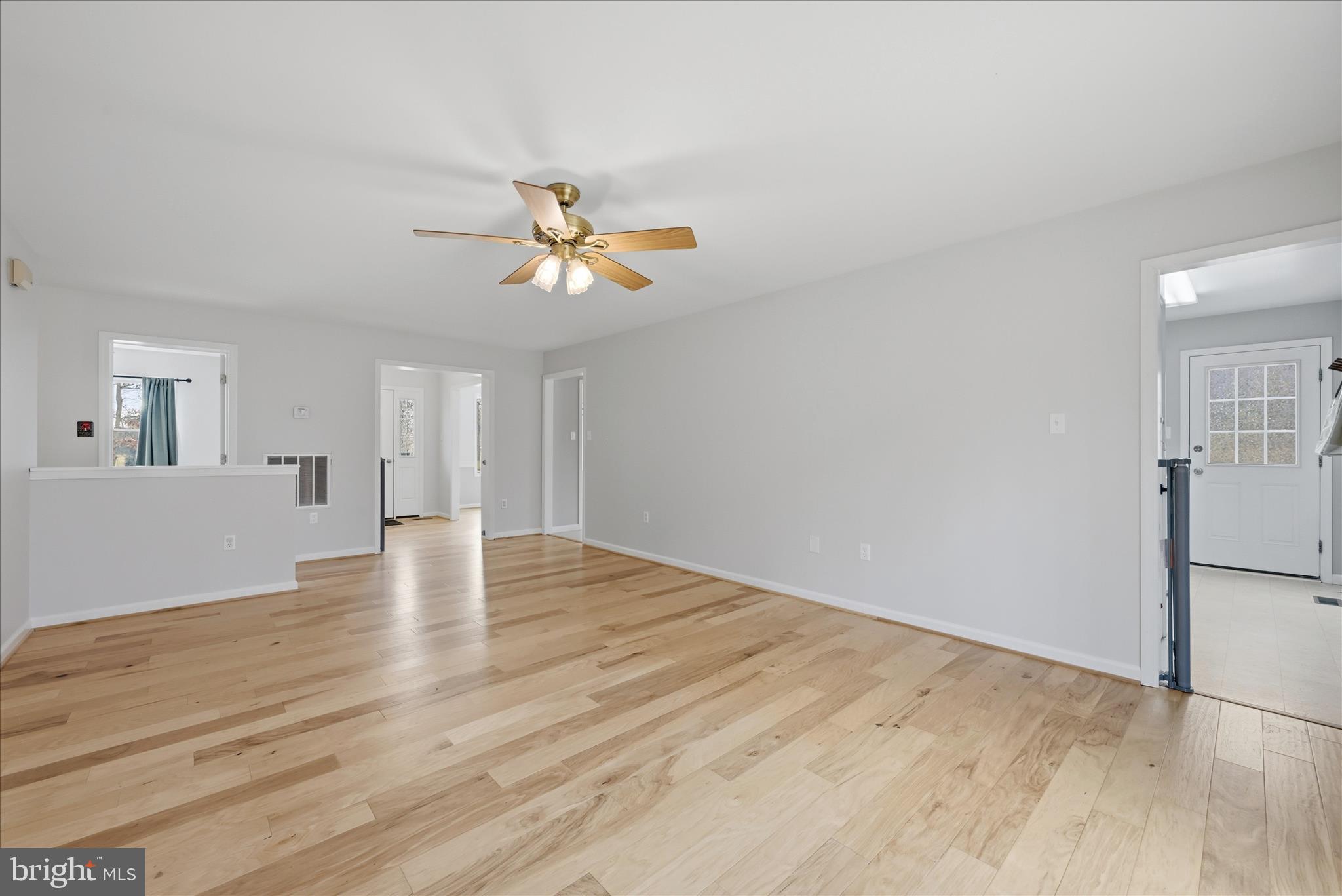 845 Whitmer Road Shenandoah Junction, WV 25442 - Photo 9 of 52 Living Room