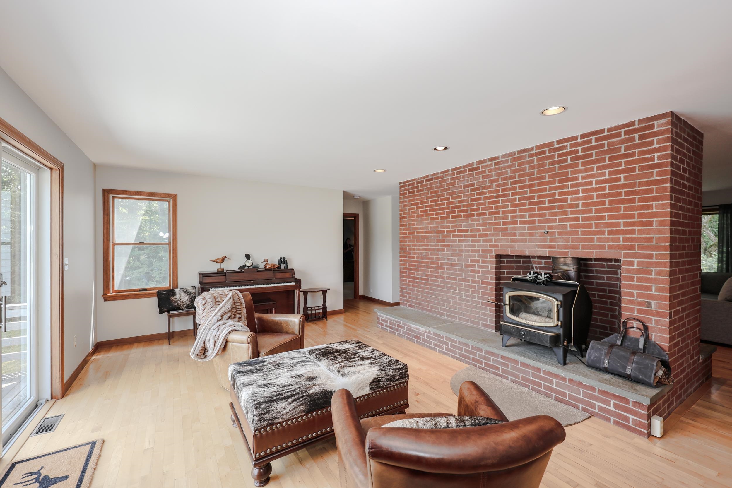 152 Middle Road Hancock, NH 03449 - Photo 9 of 60