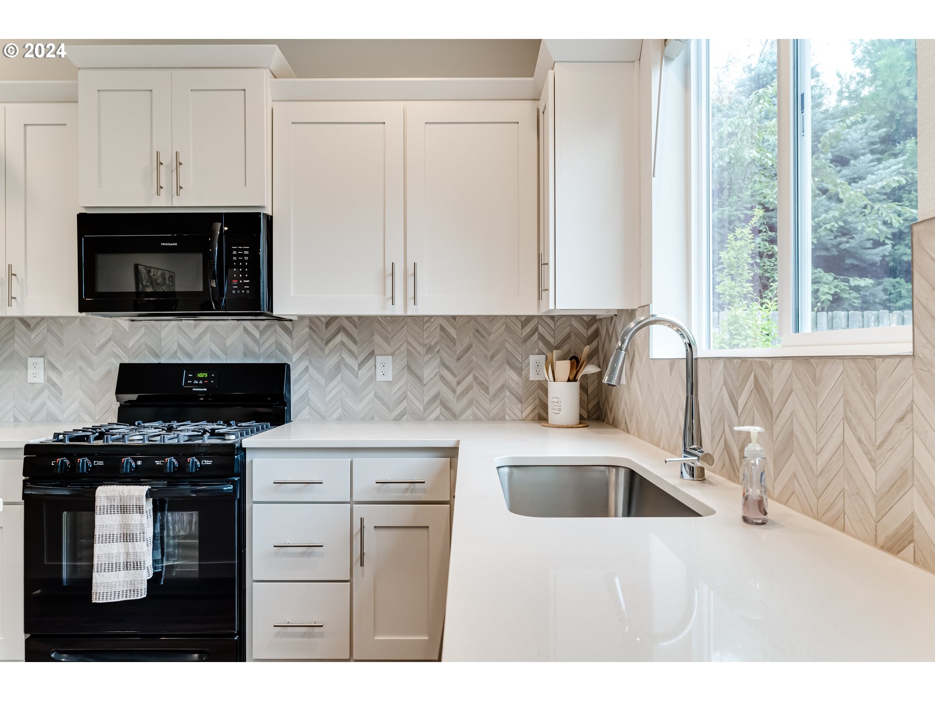 2583 Fieldcress Road Eugene, OR 97403 - Photo 13 of 39 Gallery Image 13