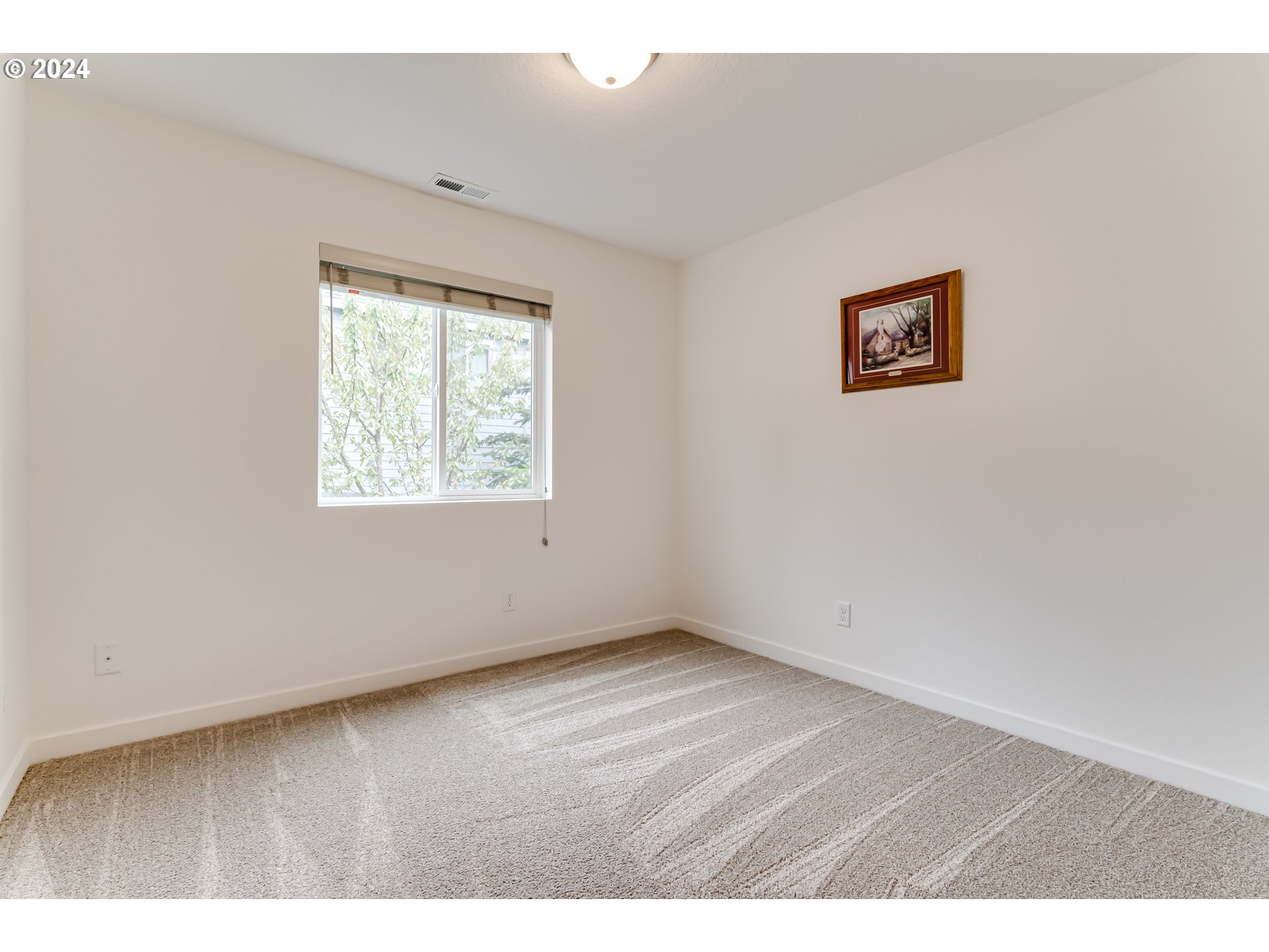 2583 Fieldcress Road Eugene, OR 97403 - Photo 26 of 39 Bedroom