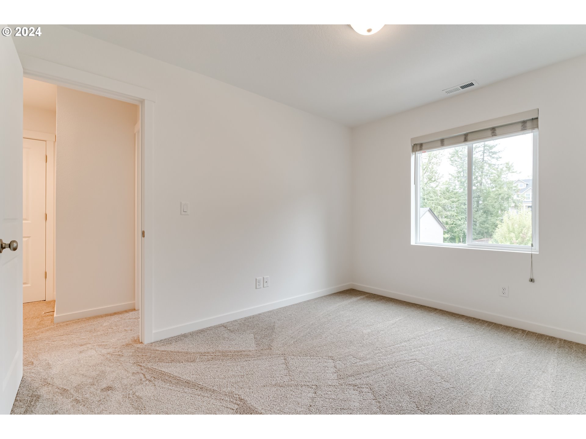2583 Fieldcress Road Eugene, OR 97403 - Photo 28 of 39 Bedroom