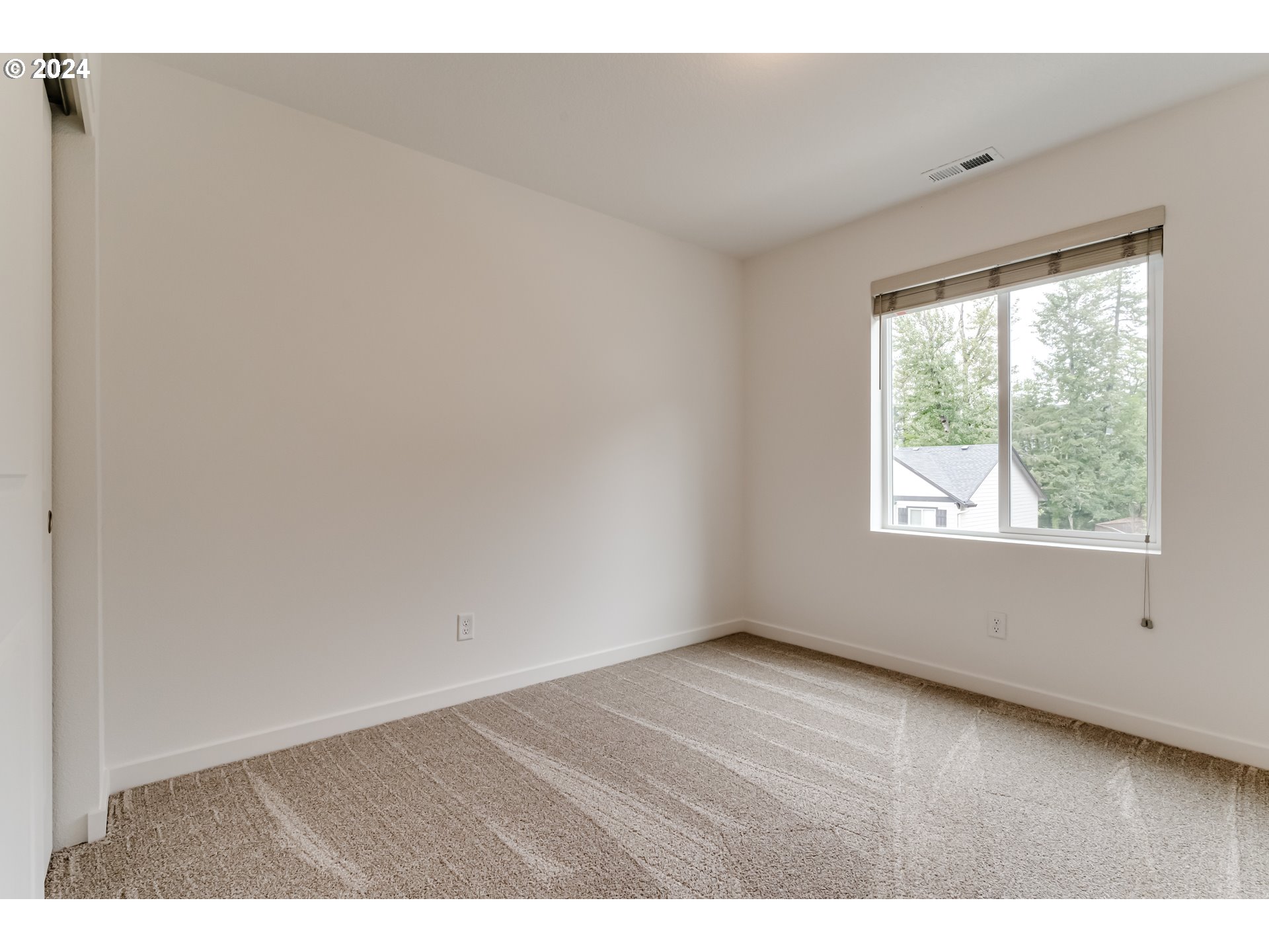 2583 Fieldcress Road Eugene, OR 97403 - Photo 30 of 39 Bedroom