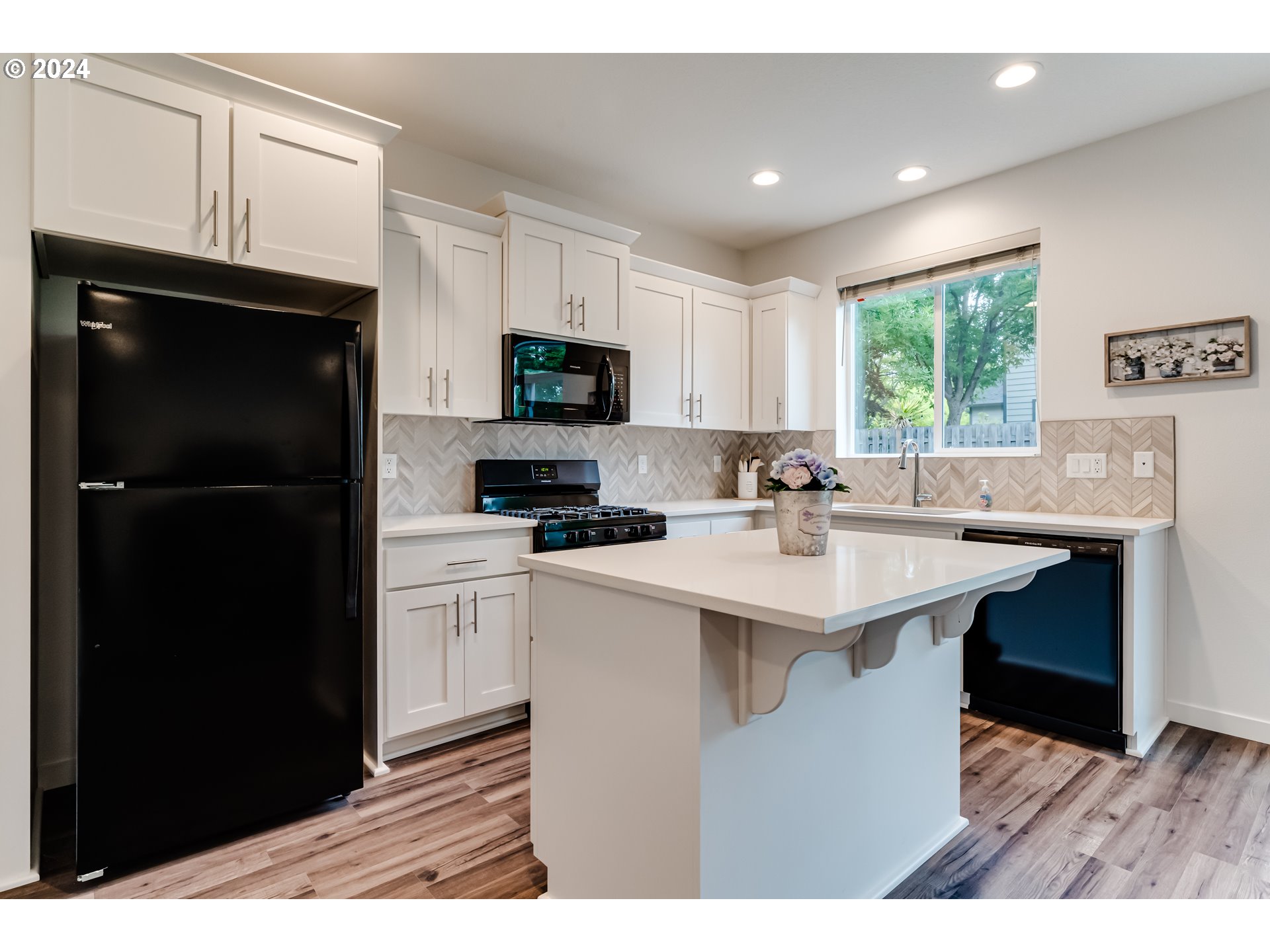 2583 Fieldcress Road Eugene, OR 97403 - Photo 9 of 39 Gallery Image 9