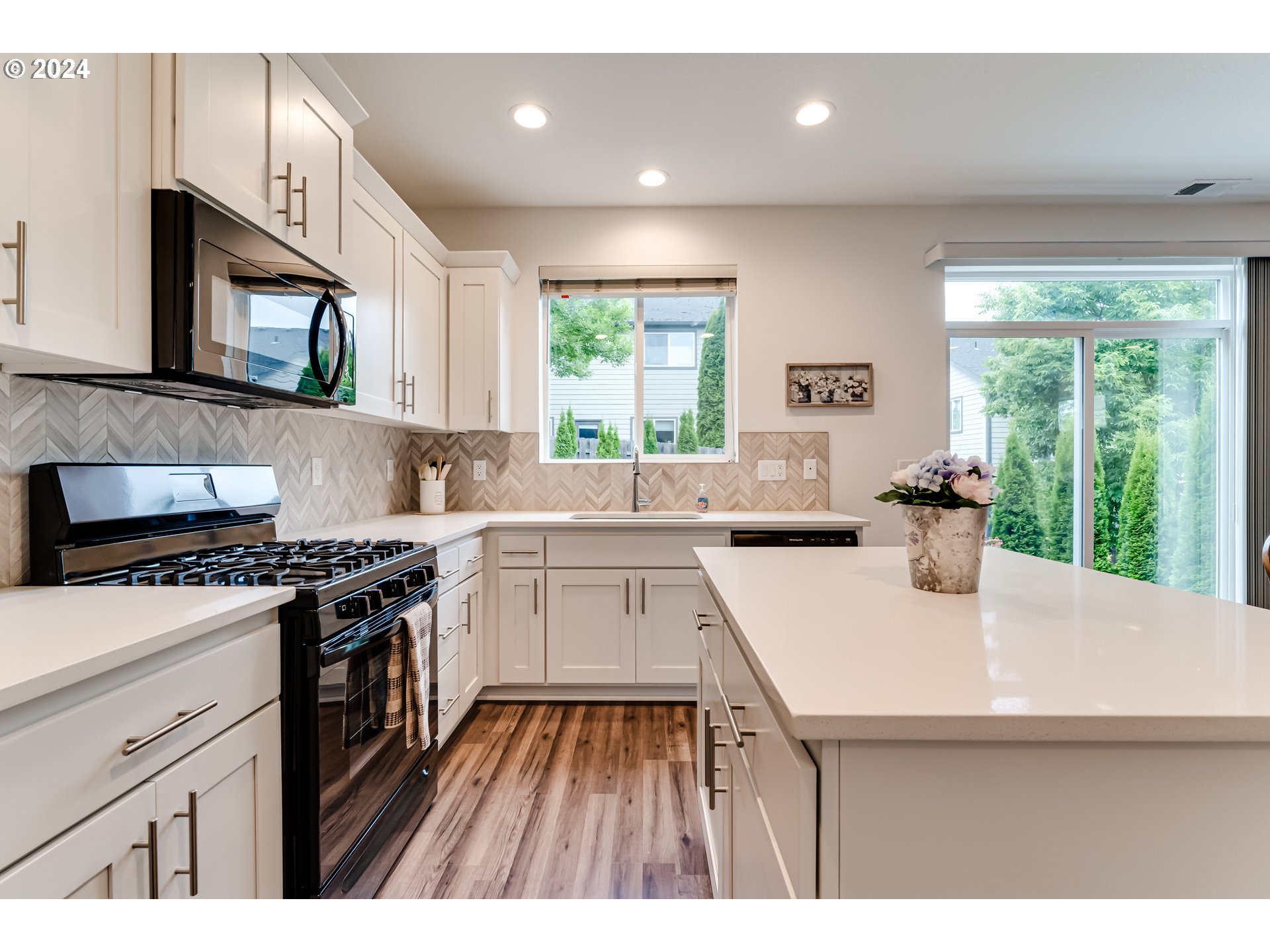 2583 Fieldcress Road Eugene, OR 97403 - Photo 10 of 39 Gallery Image 10