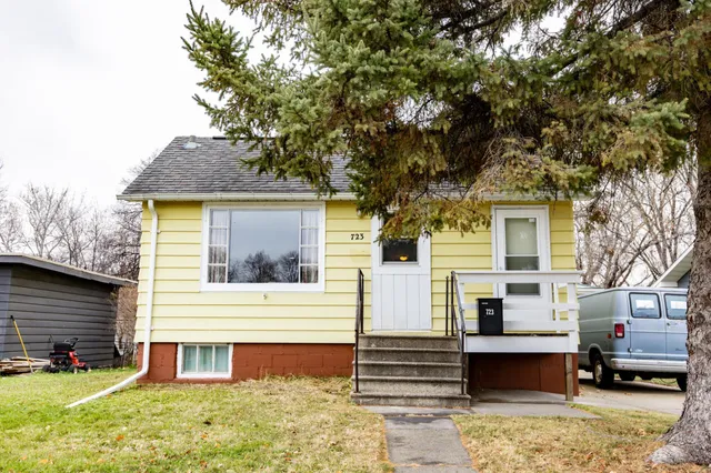 $105,000 | 723 13th Street North, Moorhead, MN 56560