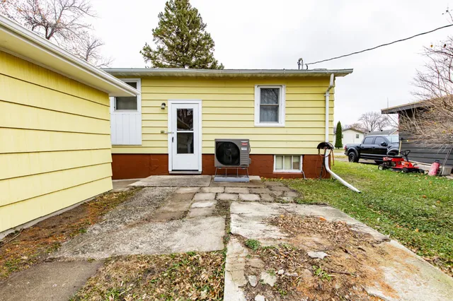 $105,000 | 723 13th Street North, Moorhead, MN 56560