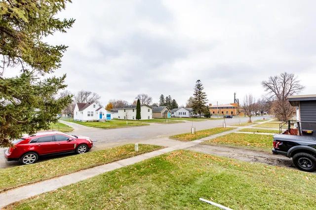 $105,000 | 723 13th Street North, Moorhead, MN 56560