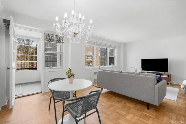 $349,000 | 3 Washington Square, Unit 4D, Larchmont, NY 10538