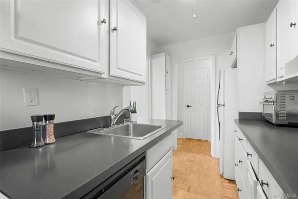 $349,000 | 3 Washington Square, Unit 4D, Larchmont, NY 10538