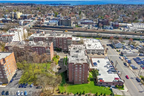 $349,000 | 3 Washington Square, Unit 4D, Larchmont, NY 10538