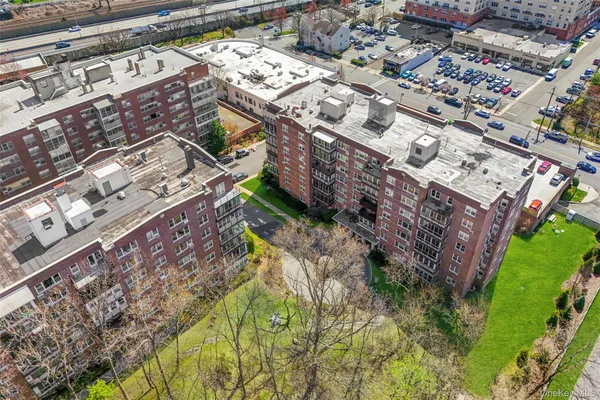 $349,000 | 3 Washington Square, Unit 4D, Larchmont, NY 10538