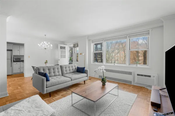 $349,000 | 3 Washington Square, Unit 4D, Larchmont, NY 10538