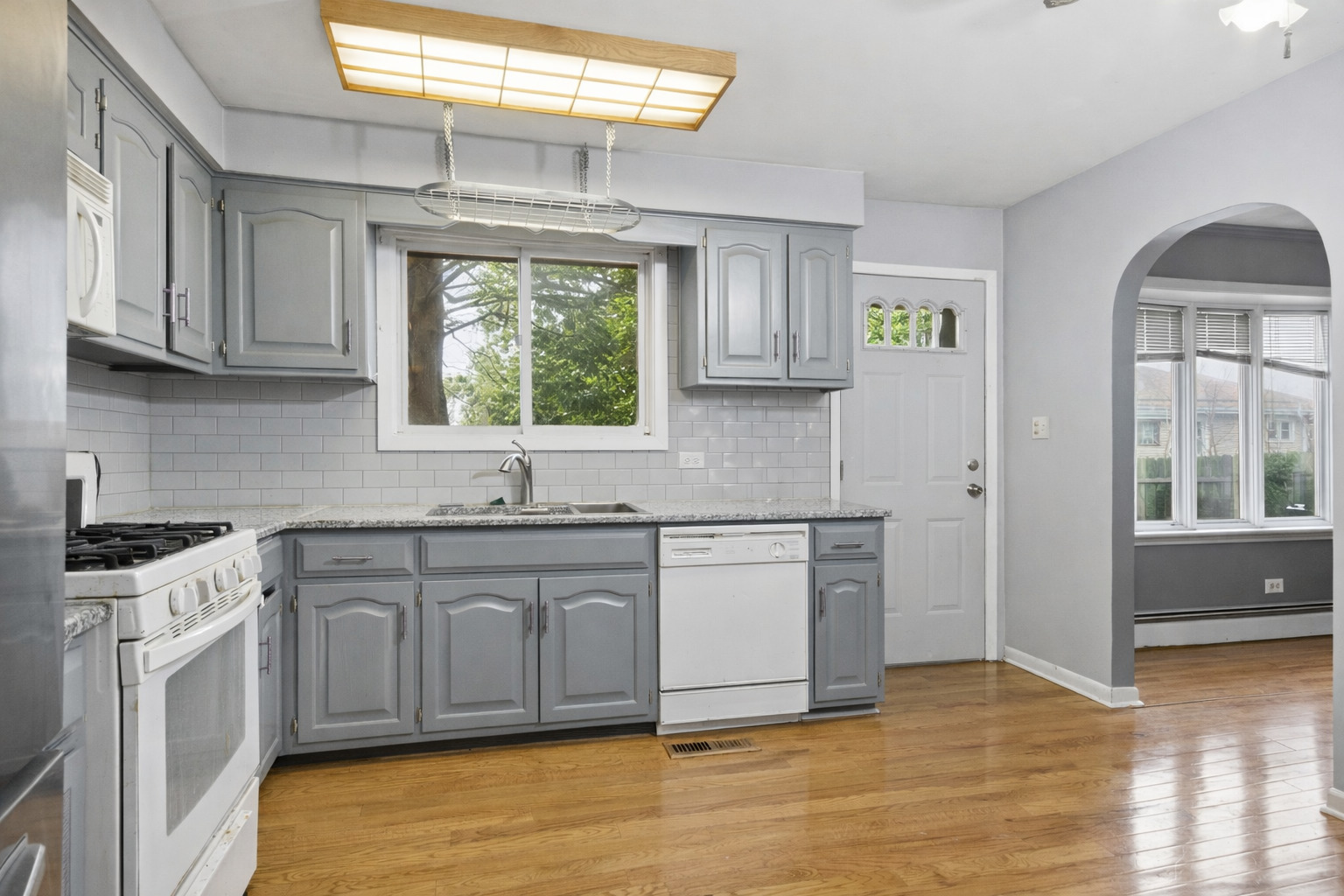 18341 Poplar Avenue Homewood, IL 60430 - Photo 2 of 15