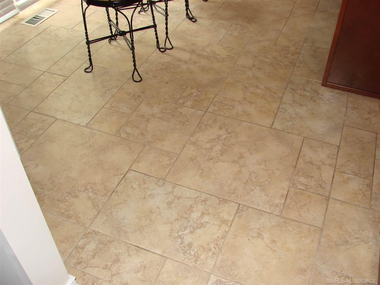 1255 Candlestick Lane Rochester Hills, MI 48306 - Photo 18 of 38