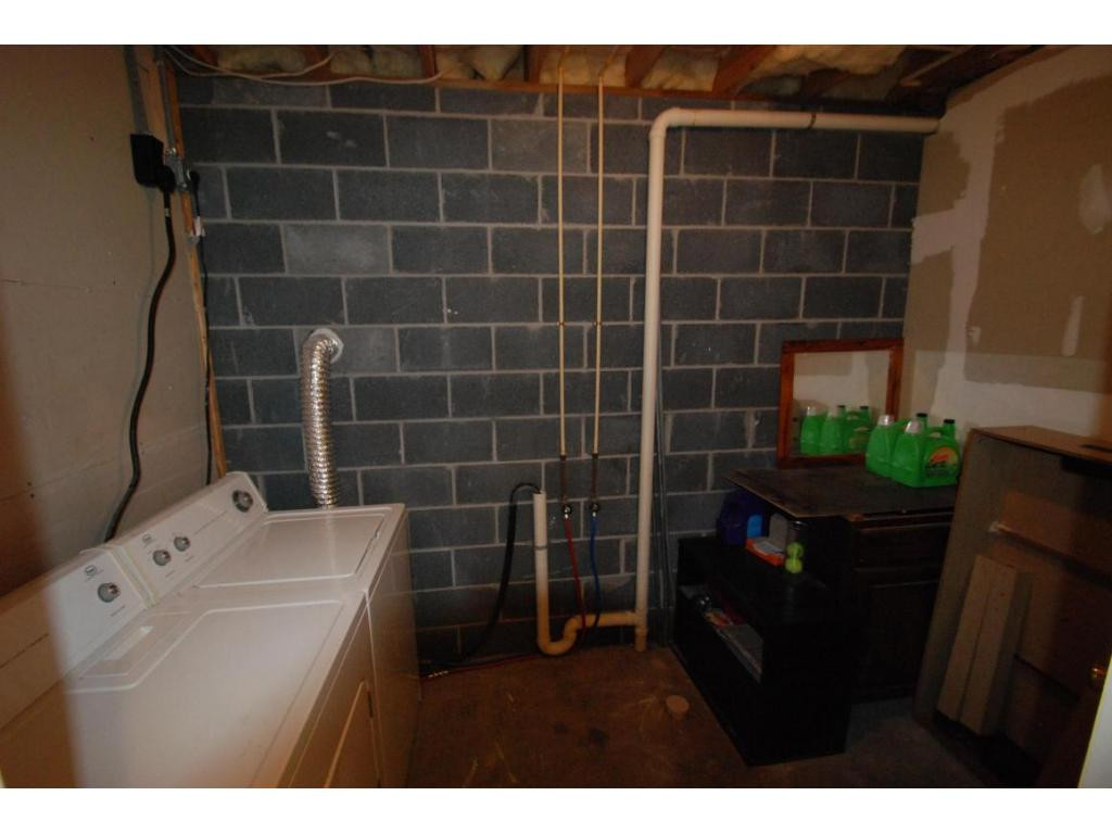 29 Maple Ridge Court Jonesborough, TN 37659 - Photo 18 of 20 Laundry Room