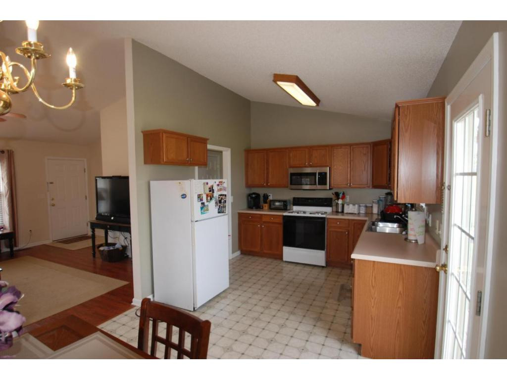 29 Maple Ridge Court Jonesborough, TN 37659 - Photo 8 of 20 Kitchen