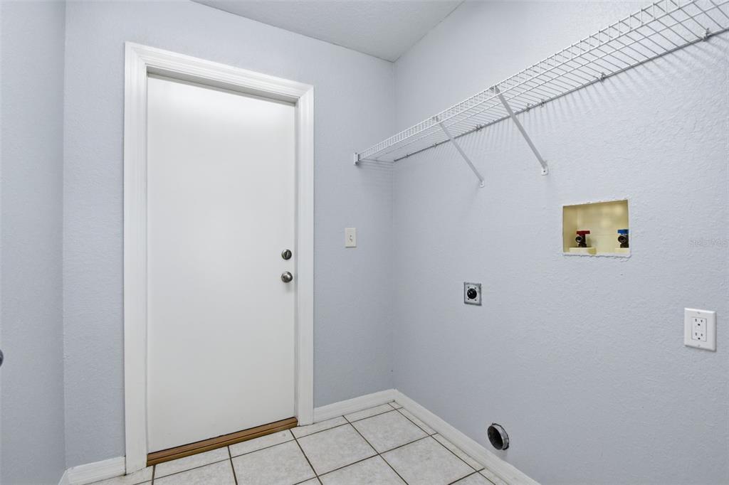 6018 Flora Terrace Apollo Beach, FL 33572 - Photo 29 of 33 a small space with a window