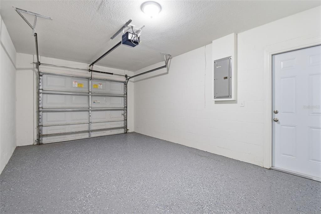 6018 Flora Terrace Apollo Beach, FL 33572 - Photo 30 of 33 a view of room that has a bed