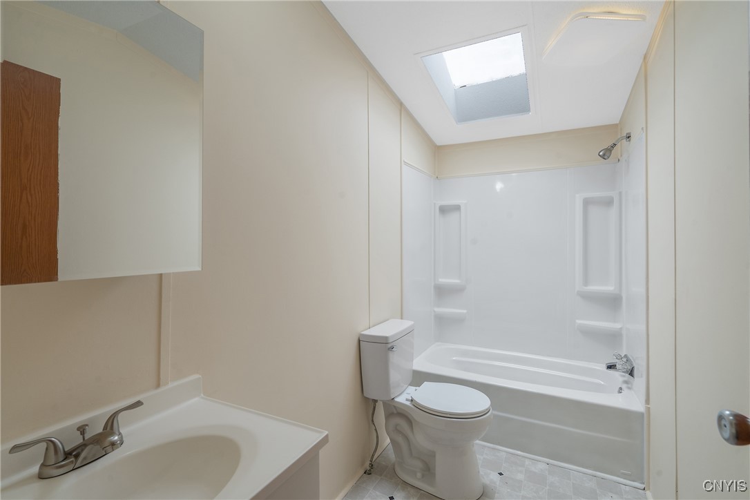 956 Middle Road, Unit 9W Scriba, NY 13126 - Photo 13 of 15