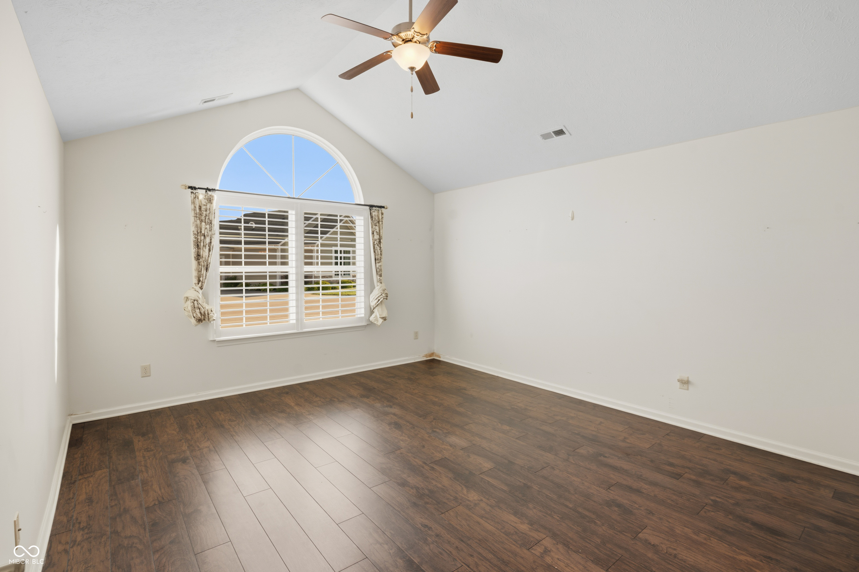 1067 Distinctive Way Greenfield, IN 46140 - Photo 11 of 25