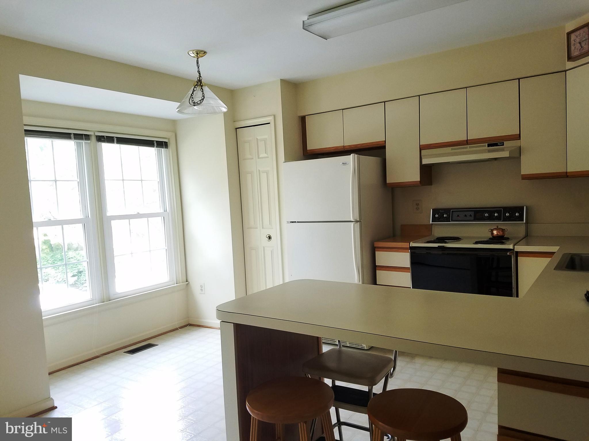 4705 Columbia Road Ellicott City, MD 21042 - Photo 10 of 28 Bright & Clean
