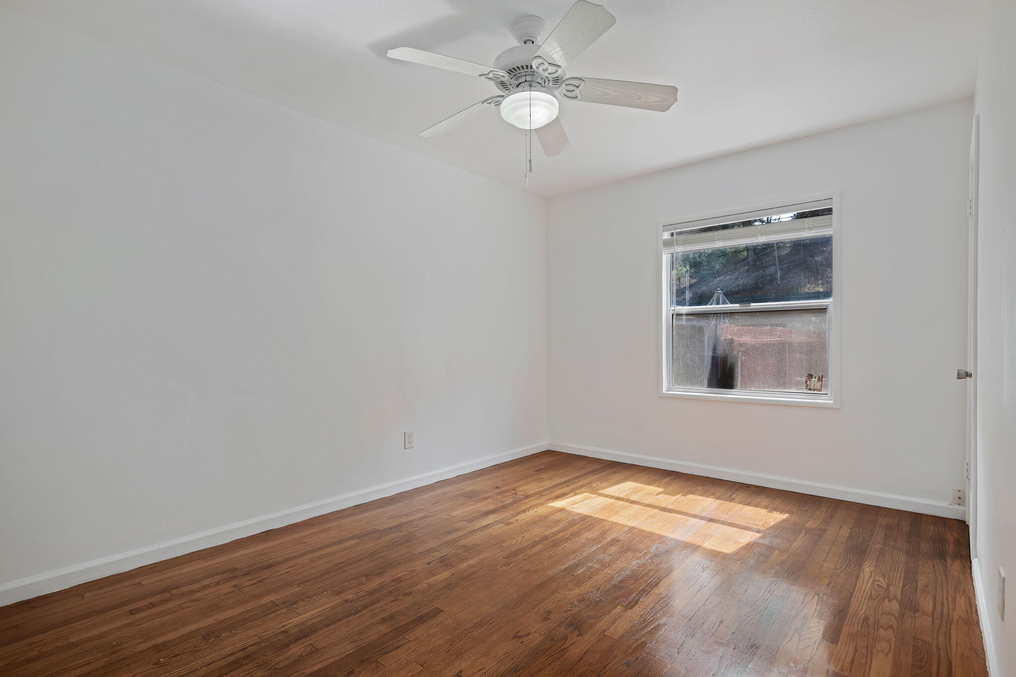 1545 West Valerio Street Santa Barbara, CA 93101 - Photo 13 of 22 14 - Bedroom 2