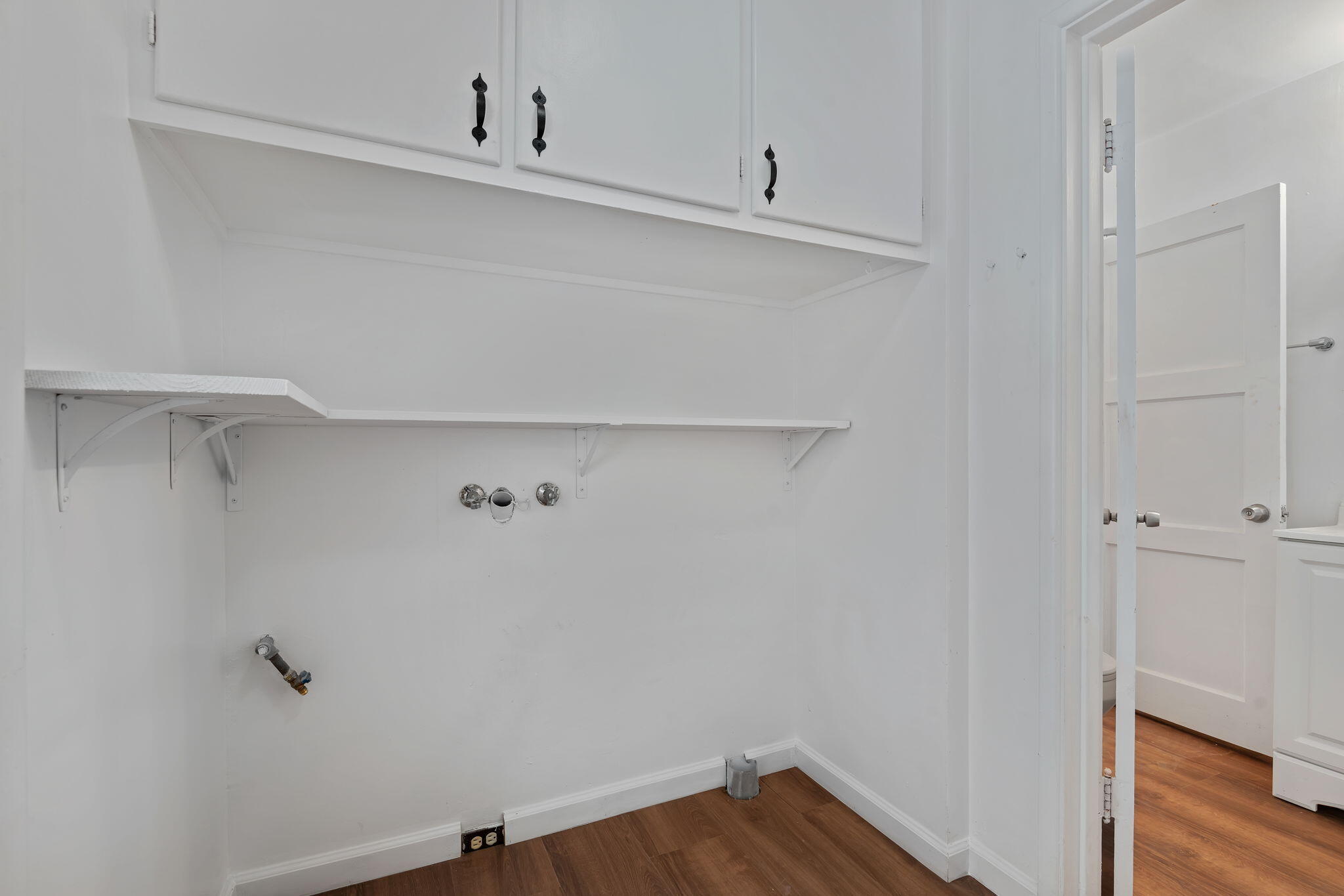 1545 West Valerio Street Santa Barbara, CA 93101 - Photo 17 of 22 18 - Laundry Room