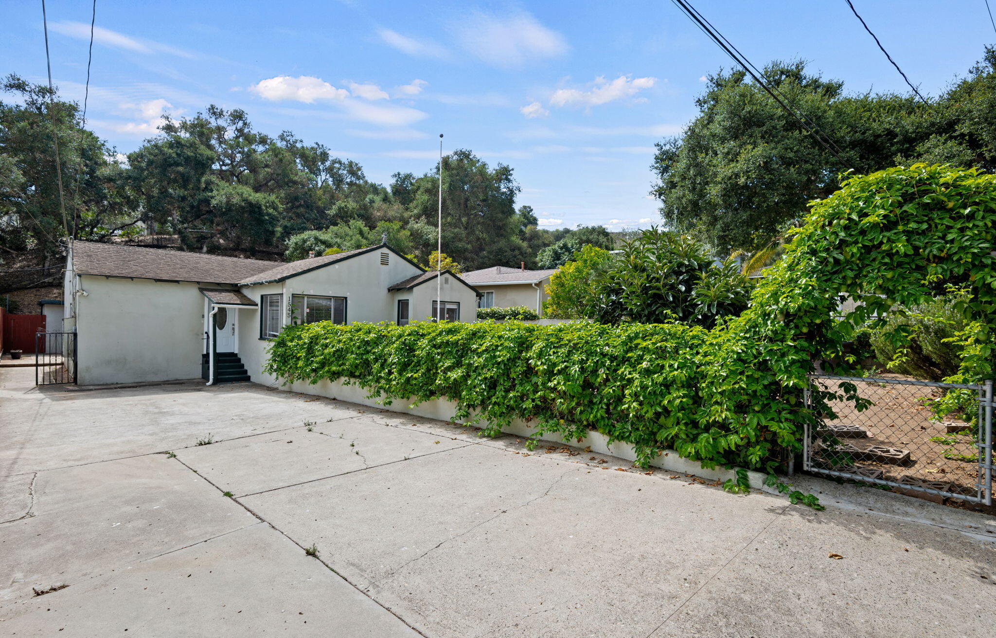 1545 West Valerio Street Santa Barbara, CA 93101 - Photo 22 of 22 02 - Driveway View