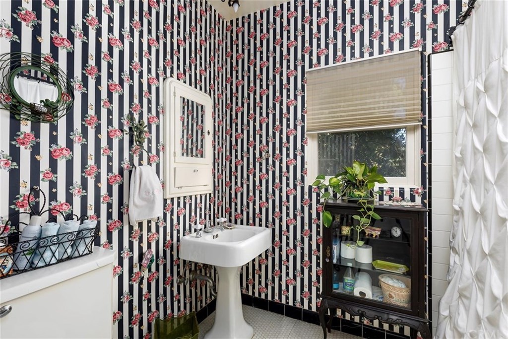 4670 Ladera Lane Riverside, CA 92501 - Photo 39 of 63 One of the elegant baths