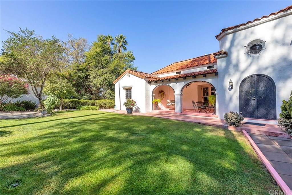 4670 Ladera Lane Riverside, CA 92501 - Photo 6 of 63