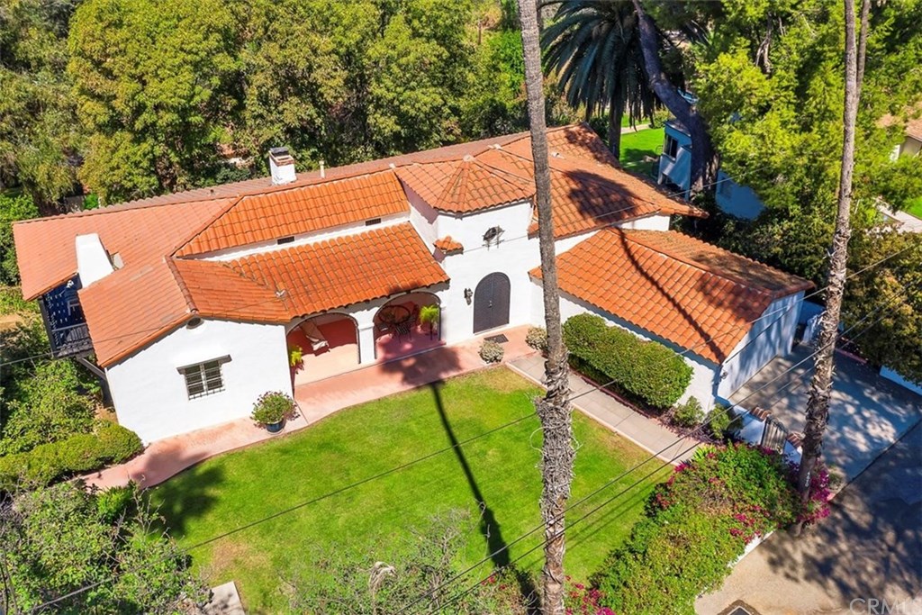 4670 Ladera Lane Riverside, CA 92501 - Photo 54 of 63 This house compliments the natural surroundings and vice versa too