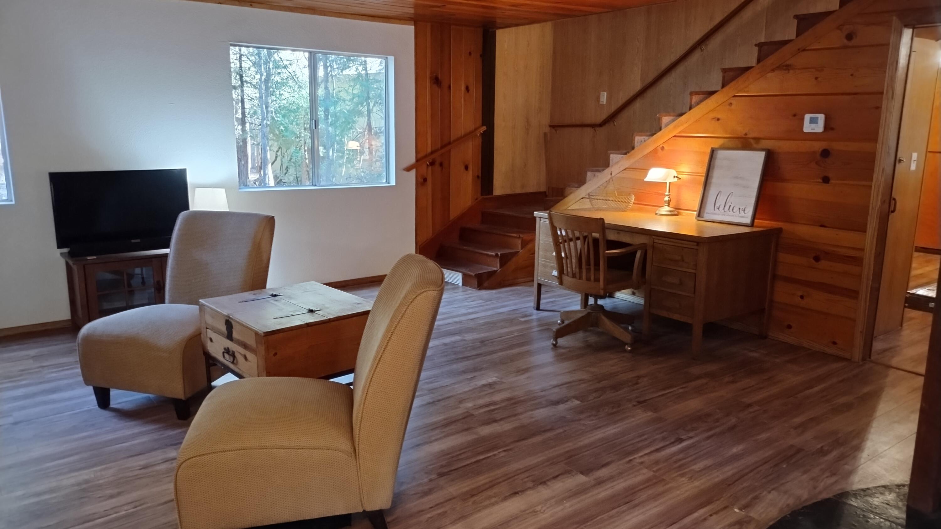 594 Loop Drive Springville, CA 93265 - Photo 5 of 68 5-Living room from entry right
