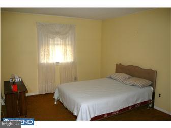 3347 South Keswick Road Philadelphia, PA 19114 - Photo 4 of 12 Bedroom - Main
