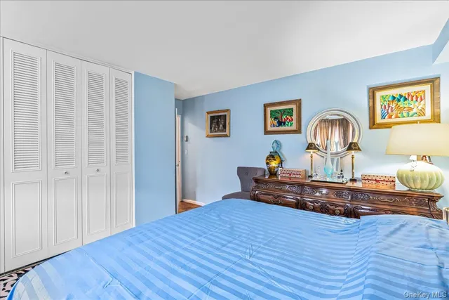 a bed room with a bed