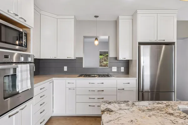 $435,000 | 525 Burlington Road, St. Paul, MN 55119