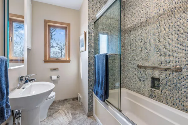 $435,000 | 525 Burlington Road, St. Paul, MN 55119