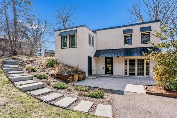 $435,000 | 525 Burlington Road, St. Paul, MN 55119