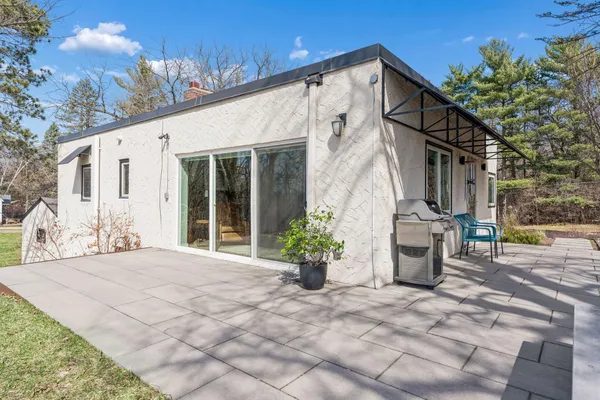 $435,000 | 525 Burlington Road, St. Paul, MN 55119