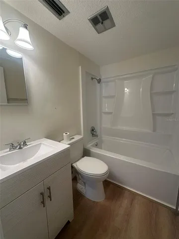 $1,950 | 5011 21st Street West, Unit A, Bradenton, FL 34207