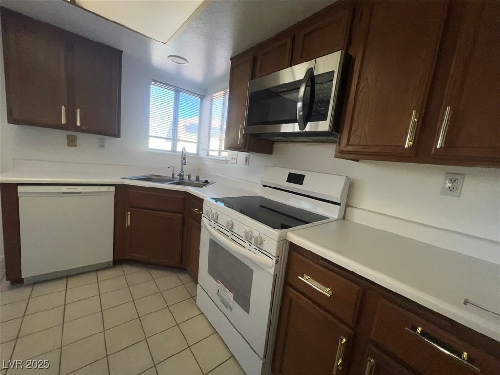 1908 Misty Glade Drive Las Vegas, NV 89119 - Photo 9 of 21