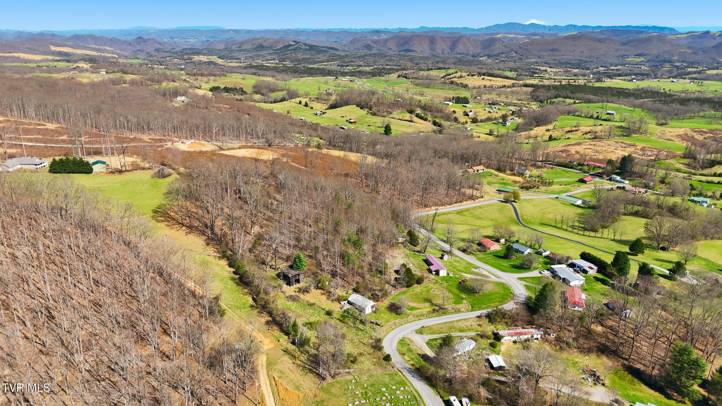 486 Cloud High Road Duffield, VA 24244 - Photo 11 of 19 7_486 cloud high rd-4