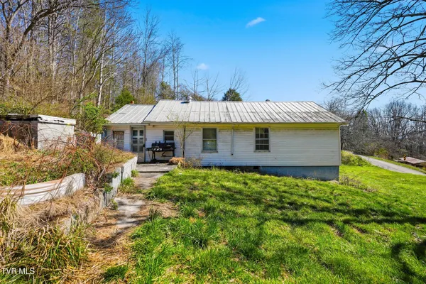 $99,900 | 486 Cloud High Road, Duffield, VA 24244