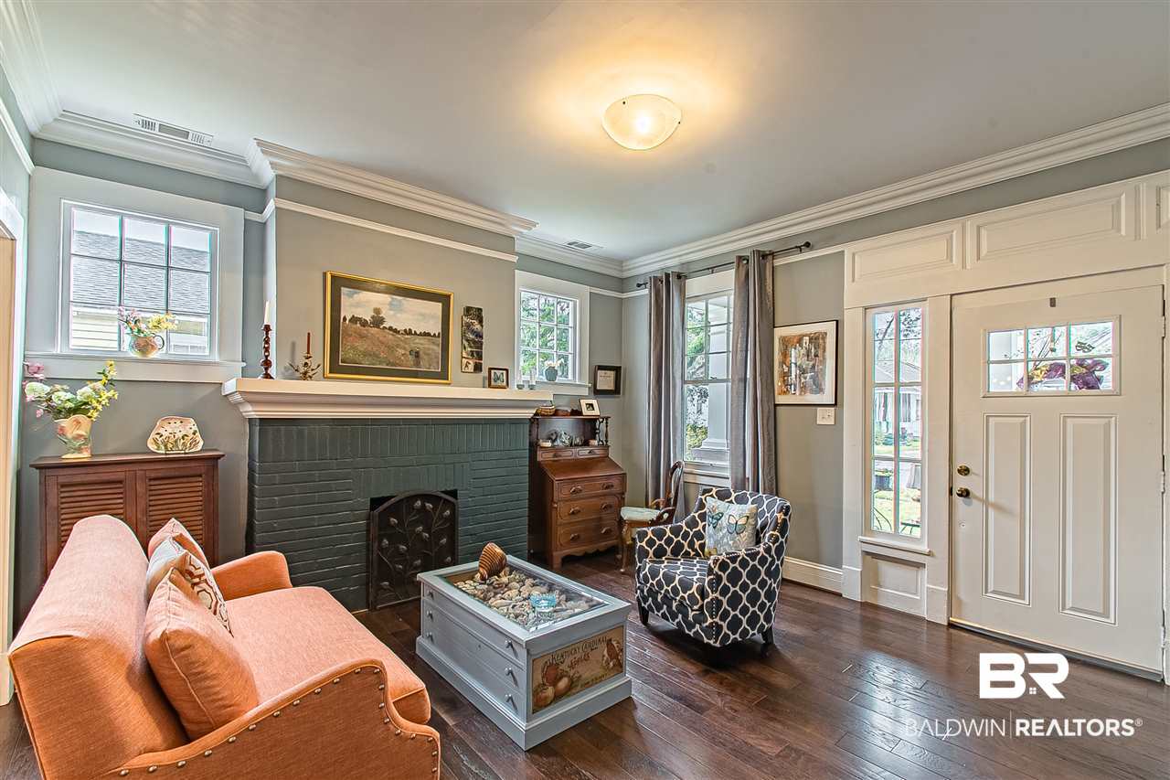 208 Tuttle Avenue Mobile, AL 36604 - Photo 5 of 50