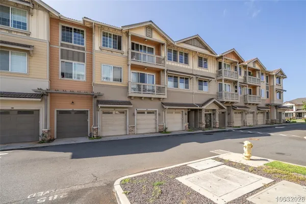 $3,795 | 1020 Kakala Street, Unit 821, Kapolei, HI 96707